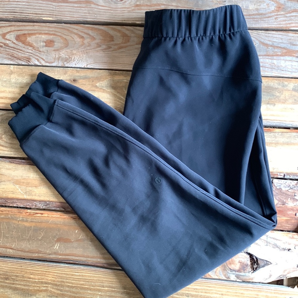Lululemon “On the Fly” 7/8 joggers black 6